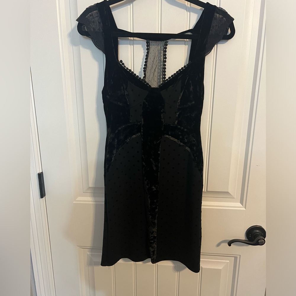 #1825. Unbranded Black Velvet & Lace Dress. Size S